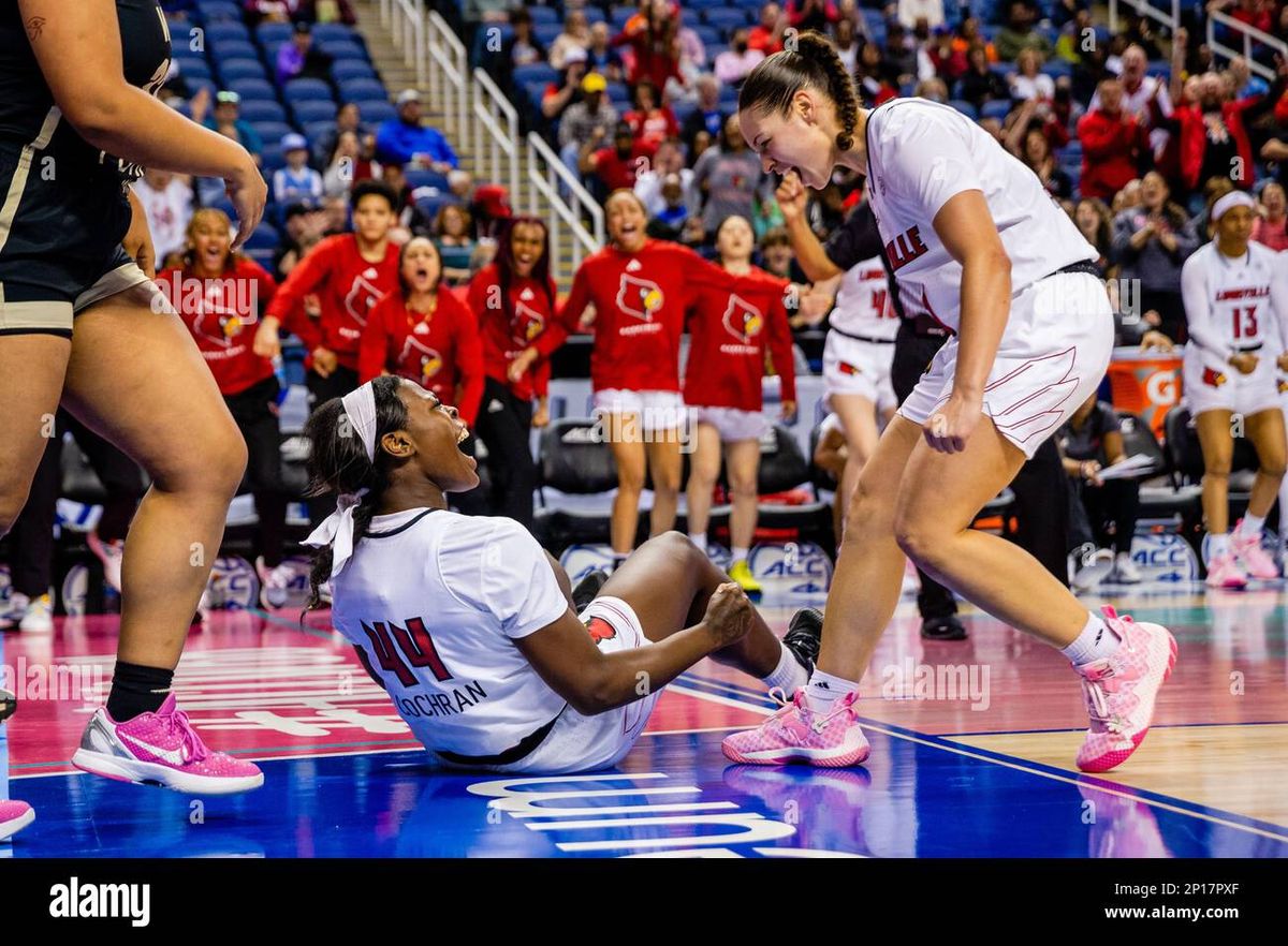 Wake Forest Demon Deacons at Louisville Cardinals Womens Volleyball\t