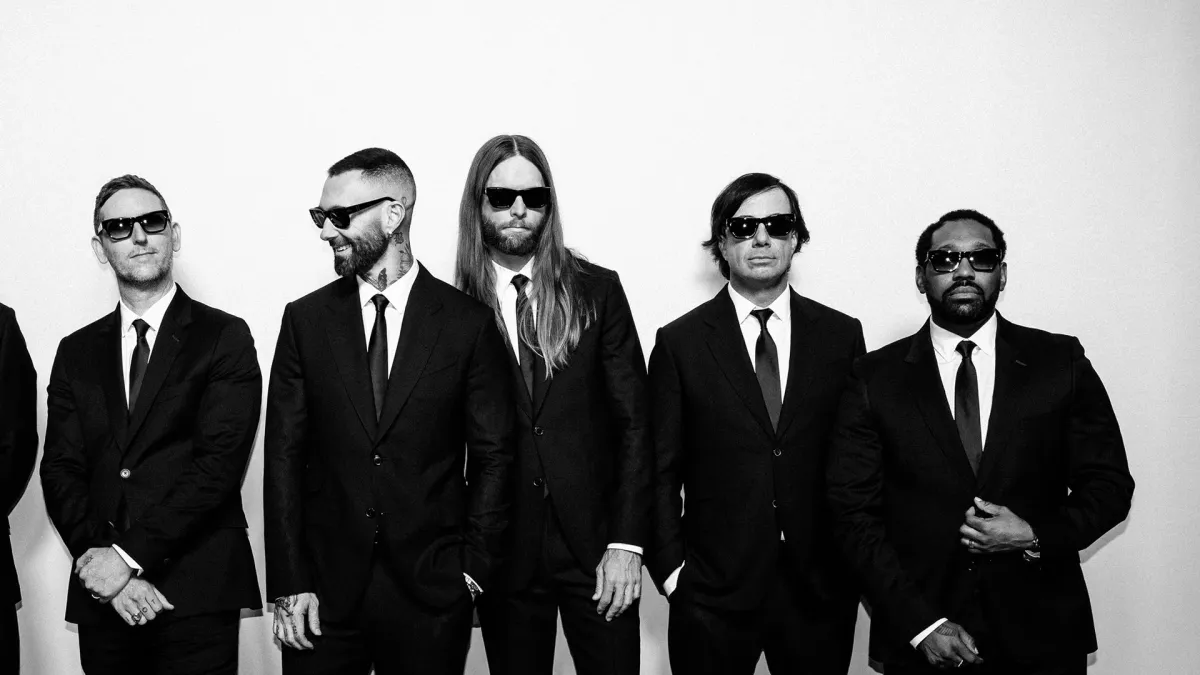 Maroon 5, Claire Rosinkranz in Detroit