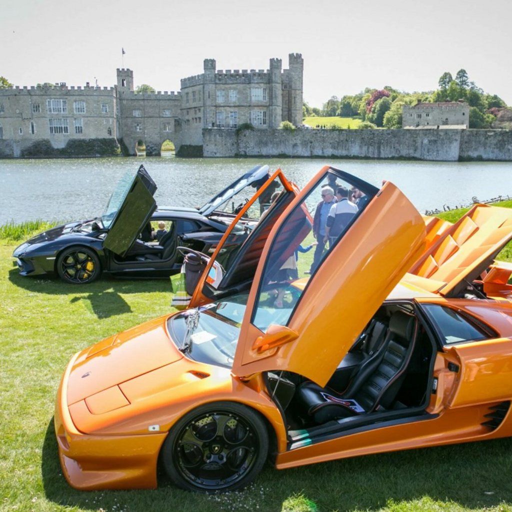 Motors by the Moat at Leeds Castle