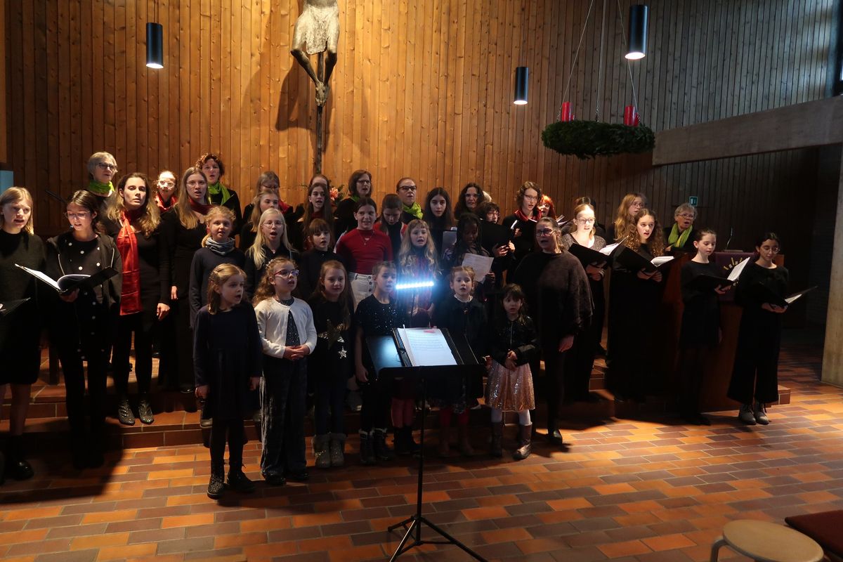 Adventskonzert der Ch\u00f6re des M\u00e4dchenchor Wiesbaden