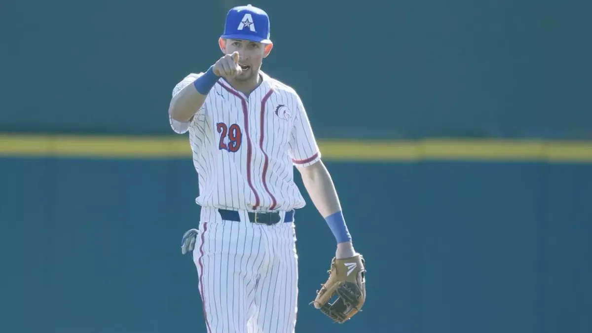 UT Arlington Mavericks at Dallas Baptist Patriots Baseball