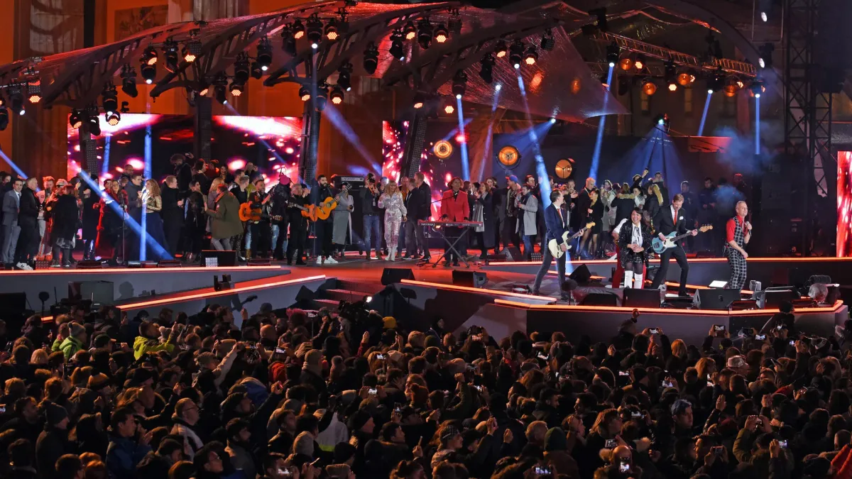 Hermes House Band in