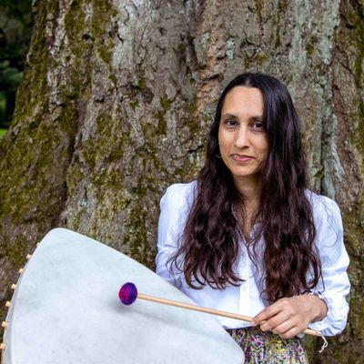 Katja Schmid - Schamanin und Somatic Dance Teacher