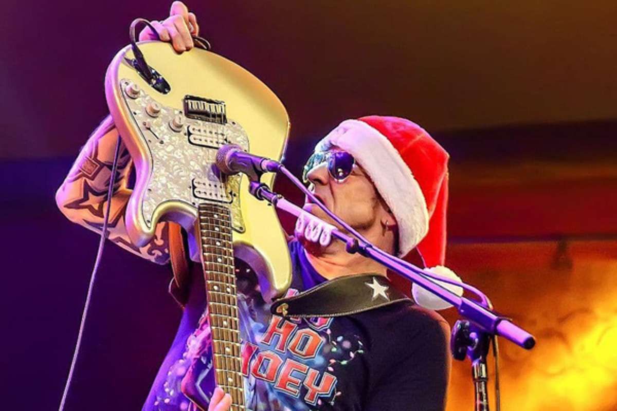 Gary Hoey - Ho Ho Hoey at The Venue - Aurora