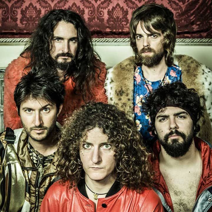 Derby Motoreta's Burrito Kachimba en el Teatro Romano, M\u00e9rida 2025 in M\u00e9rida