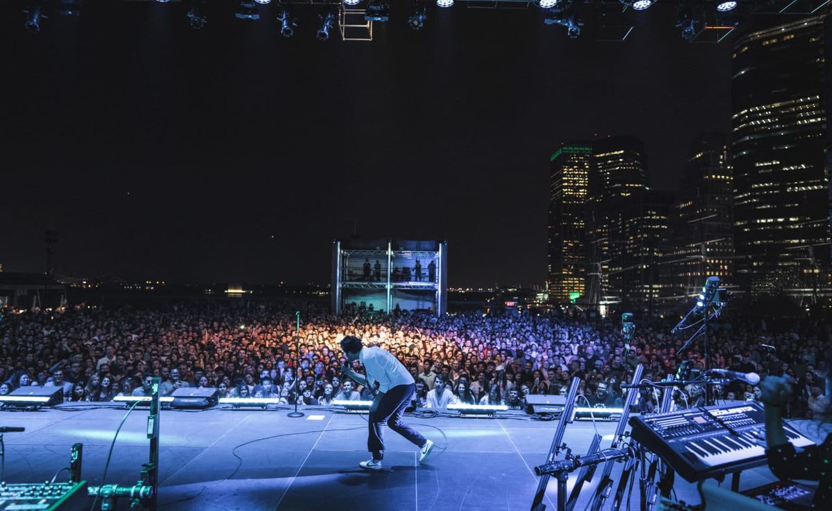 Amyl and The Sniffers at The Rooftop at Pier 17