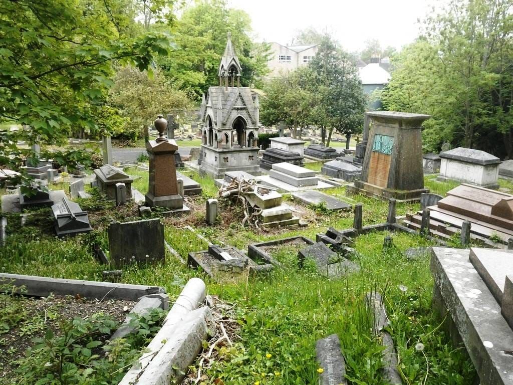 WALKING TOUR   -  Brighton Extra Mural Cemetery - The Victorian Cult Of Death