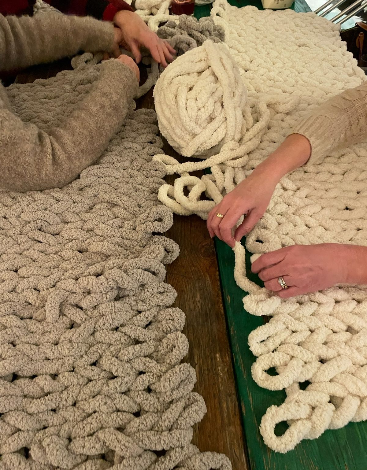 Off the Hook, Quincy- Chunky Knit Blankets 101