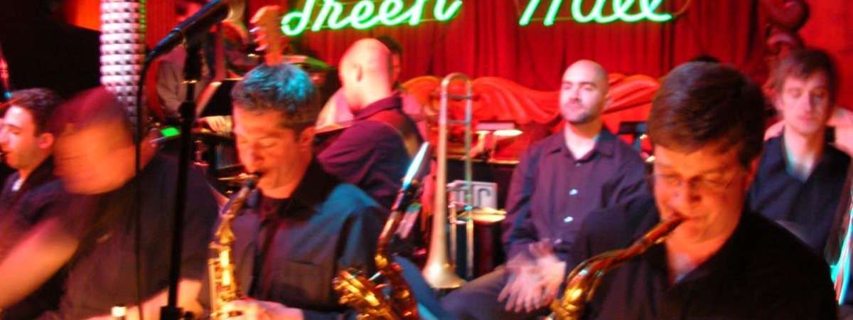 Alan Gresik\u2019S Swing Orchestra