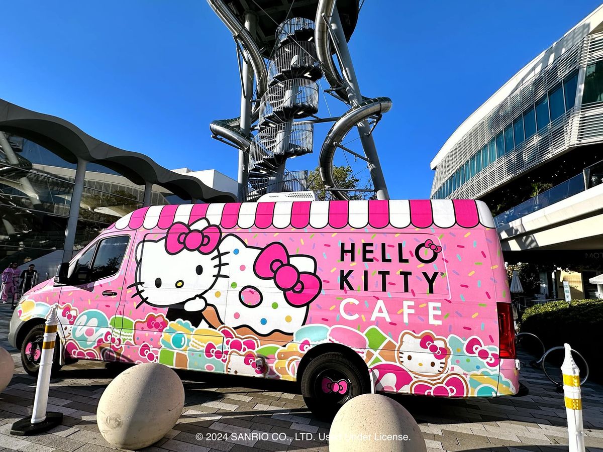 Hello Kitty Cafe Truck East - Aventura \/ Miami Appearance