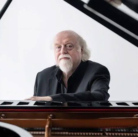 Peter Donohoe plays Chopin