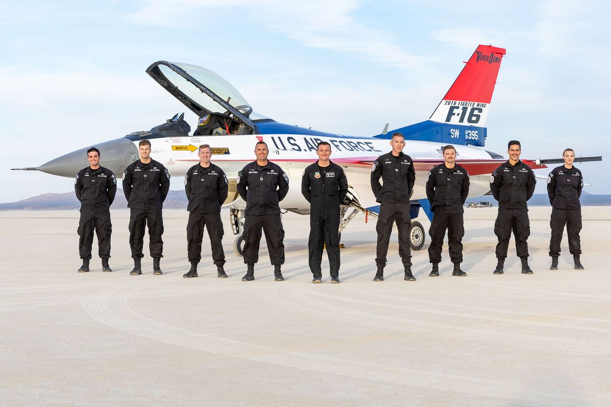 Official FIAS Page  Nov 2nd & 3rd Florida International Air Show Featuring the F-16 Viper Demo Team 