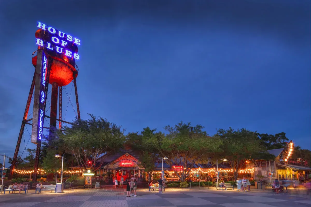 \ud83e\udd5e\ud83c\udfb6 Brunch + Good Vibes = Perfect Saturday! \ud83c\udfb6\ud83e\udd5e