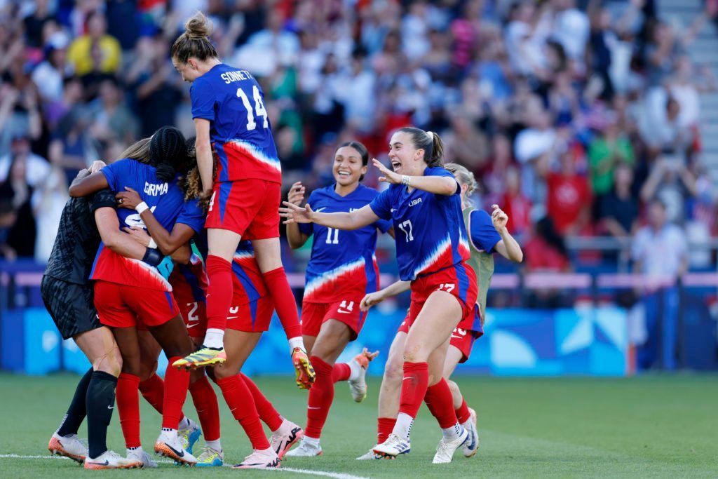 USWNT at England \/ Friendly Watch Party