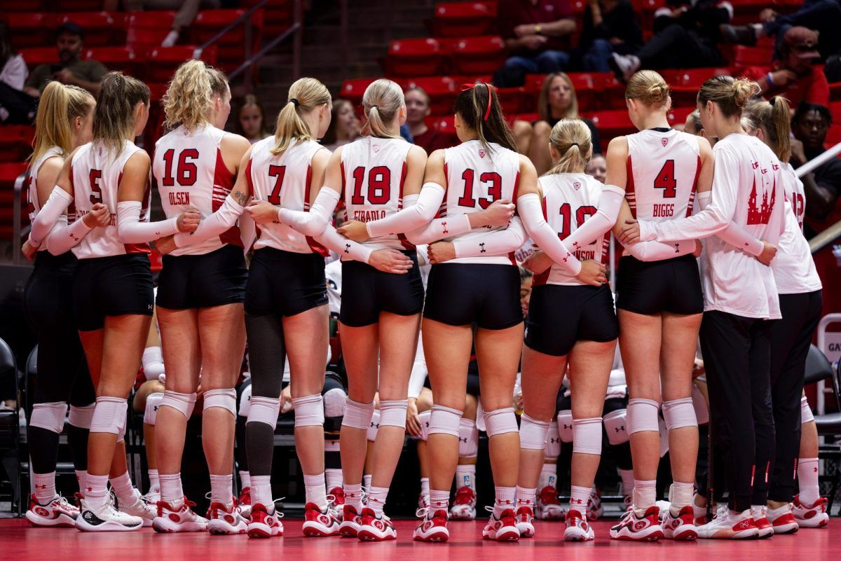 Oregon Ducks at Washington Huskies Womens Volleyball