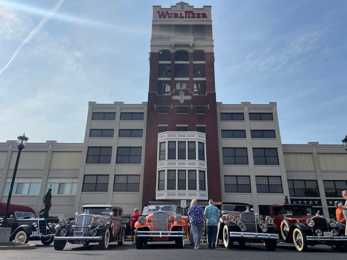 Great Gatsby \/ Vintage Bike Cruise Night at the Wurlitzer