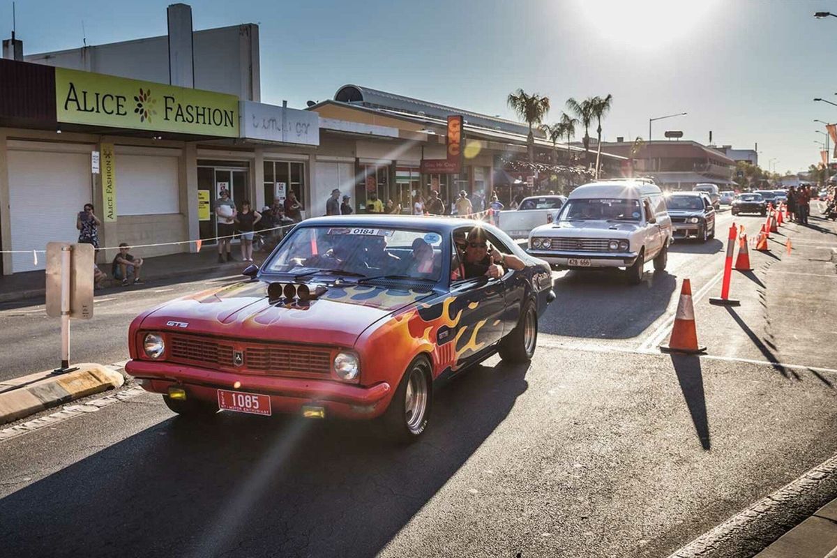 80s and 90s Old School car Meet 