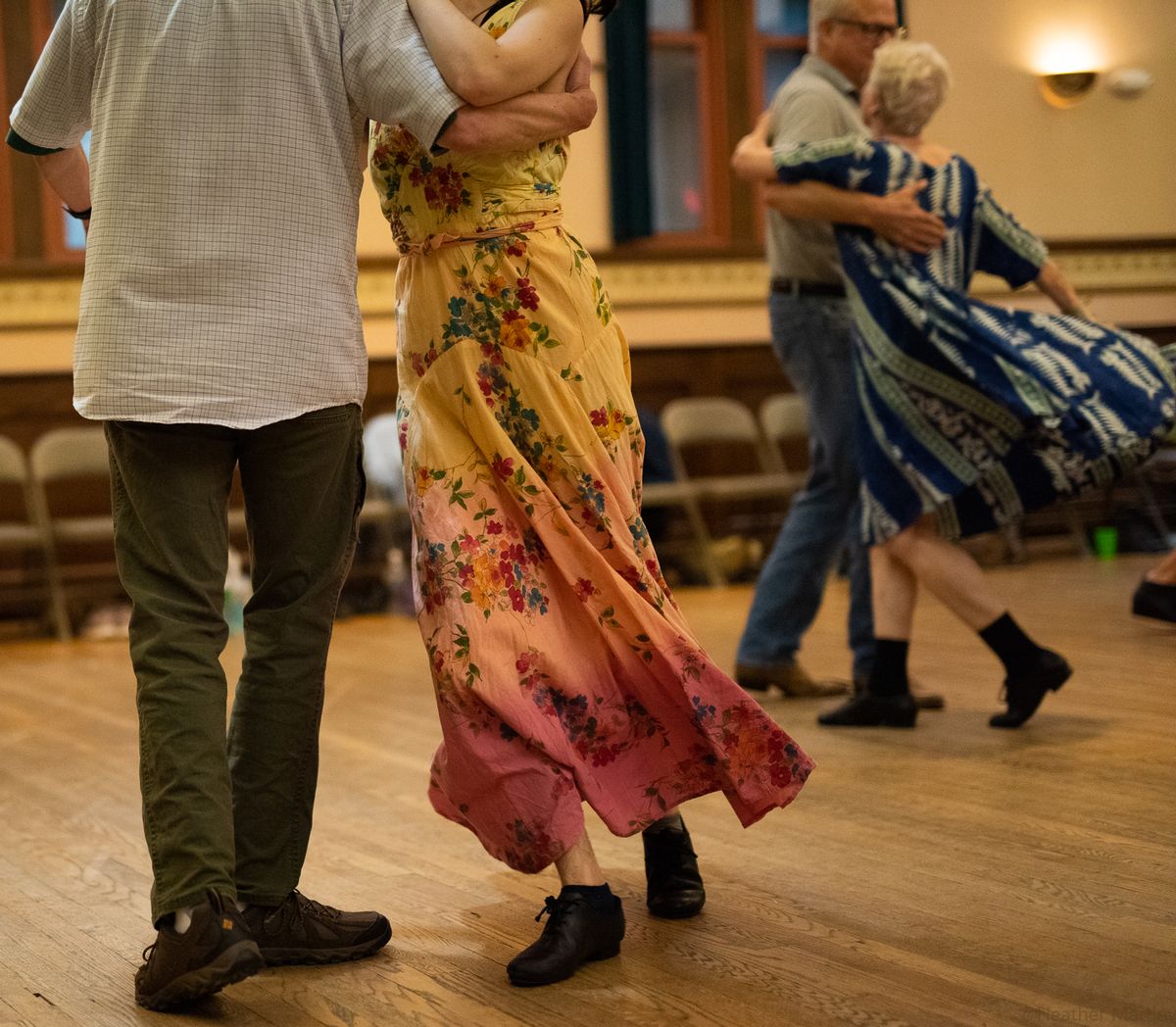 Second Saturday Contra Dance with the Rhythmajigs, Caroline Barnes calling