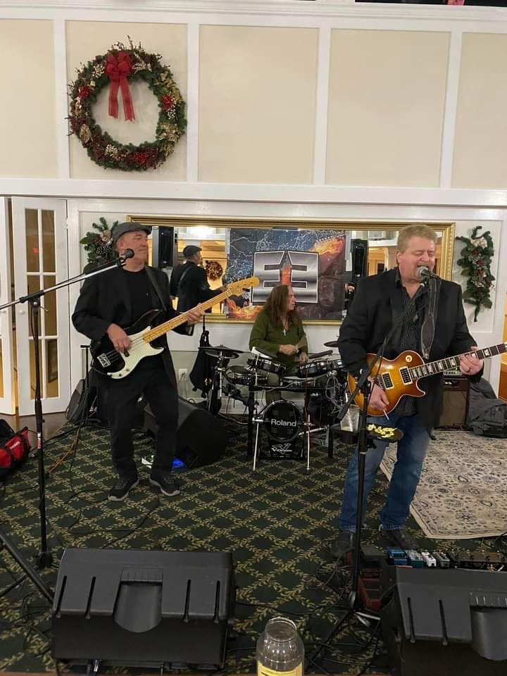 E3 Rocks the Dunton Inn