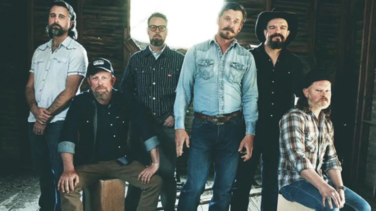 Turnpike Troubadours with American Aquarium, and Leon Majcen