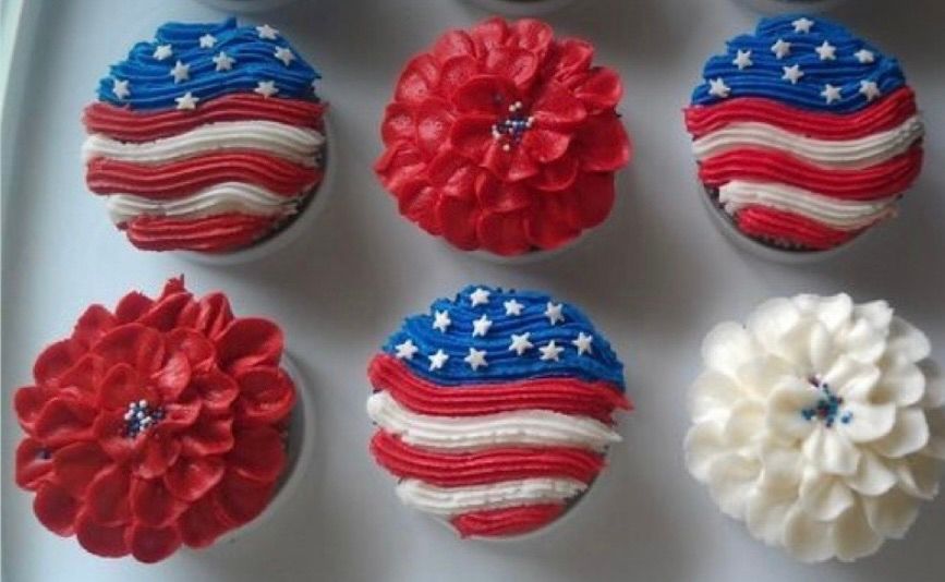 Patriotic Cupcake Decorating Class  $65  6-1-15  10:00-12:00