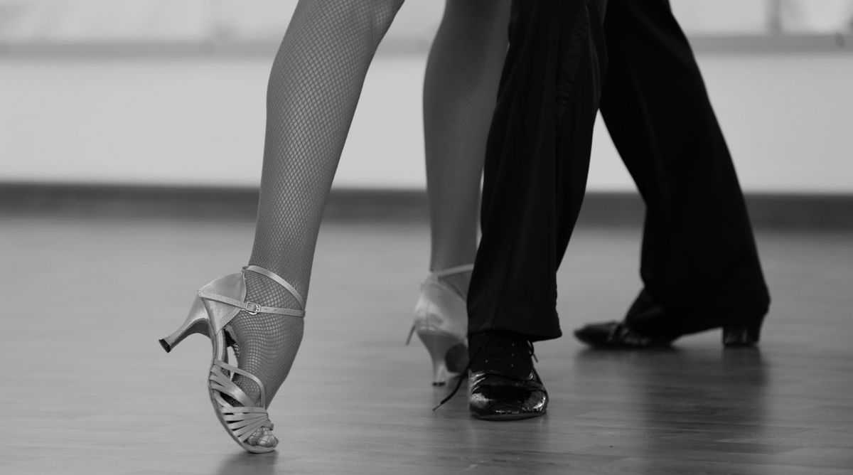 Viennese Waltz: Basics & Beyond (all levels)