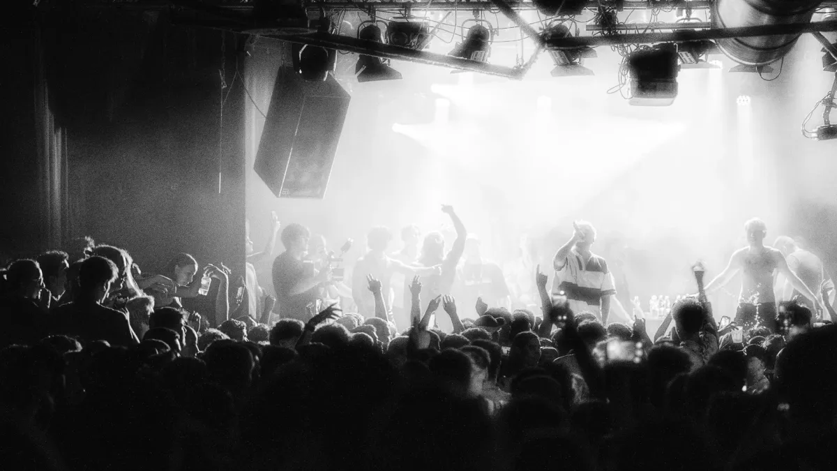 absent in Frankfurt am Main