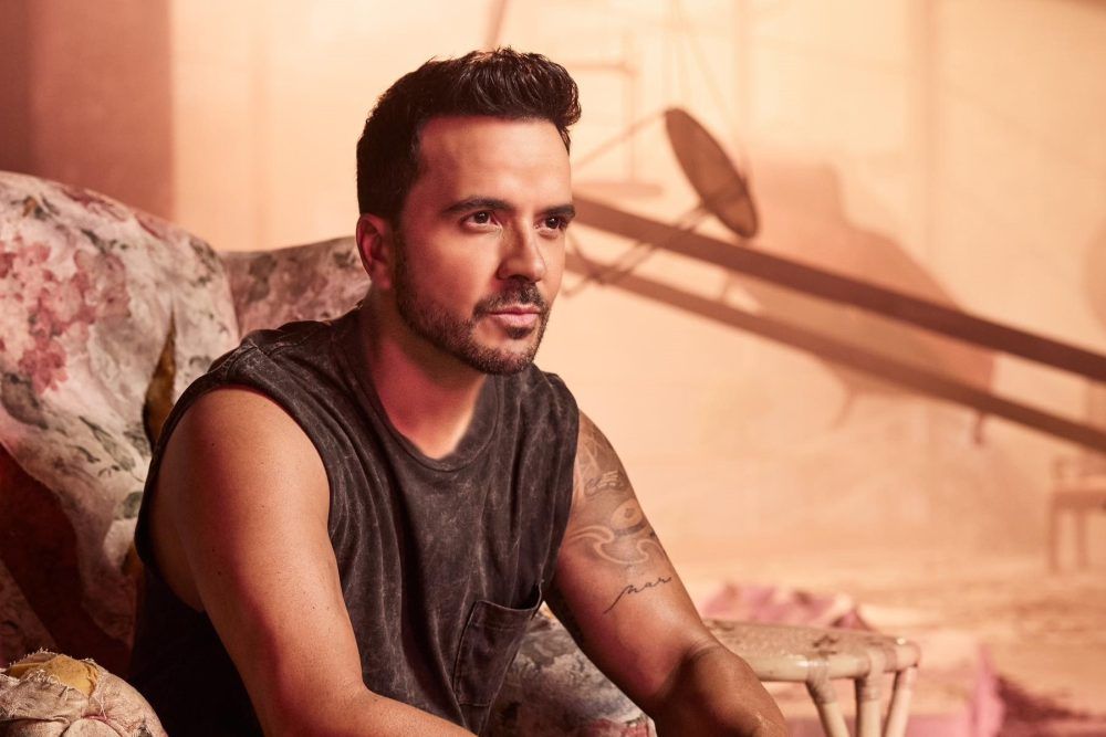 Luis Fonsi At Hard Rock Live At Etess Arena