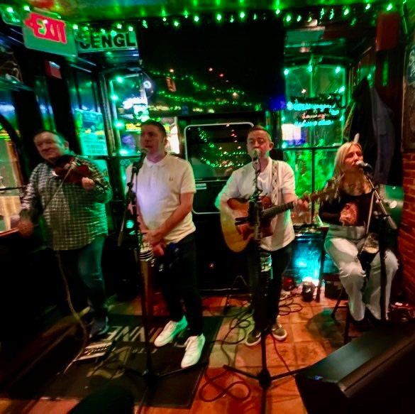 Live Music with Wee Neil, Moira, Cormac & friends 