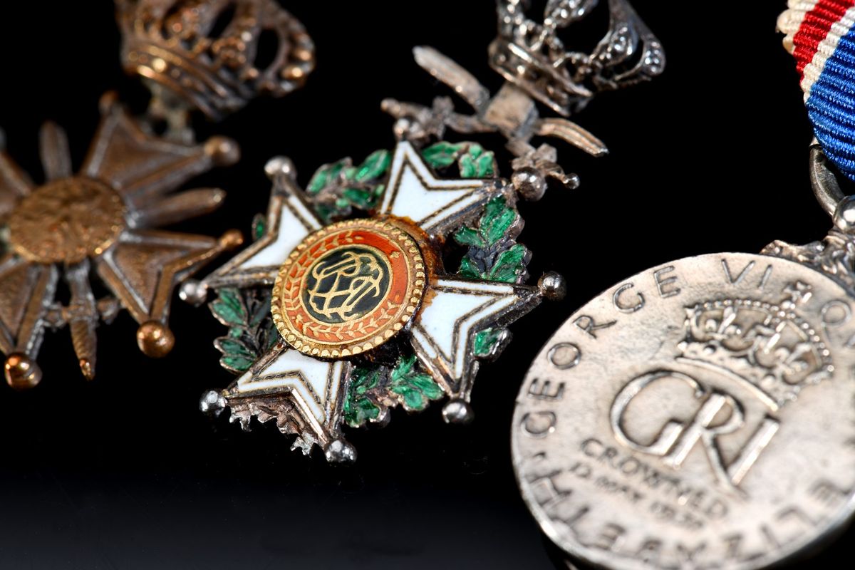 Free medal, militaria & sporting valuations