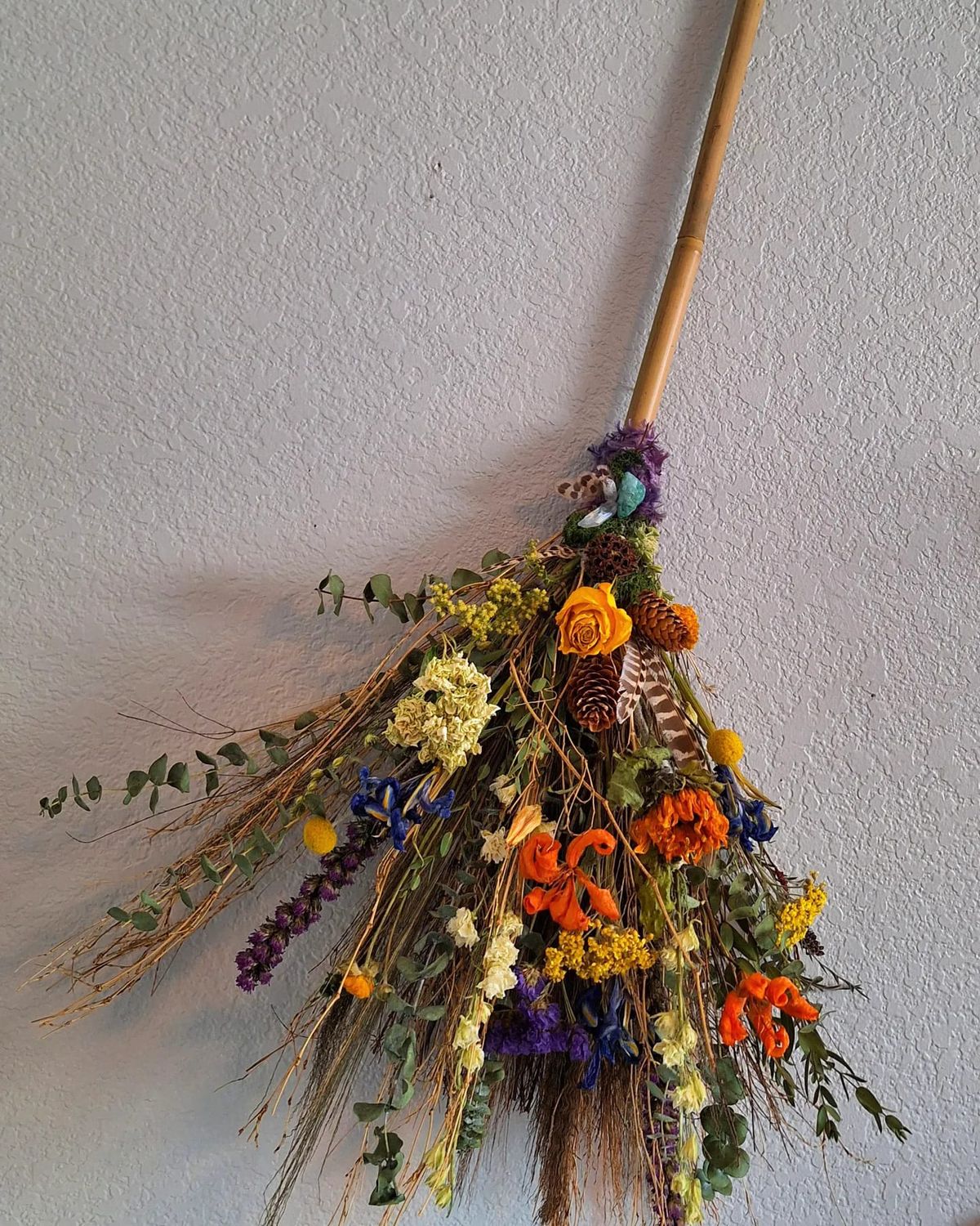 Blooms-Brooms-and-Brews workshop