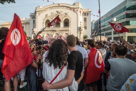 Tunisia on Stand-By: Democratic Revival or Coup d'\u00c9tat? \/\/ Fors\u00f8mt For\u00e5r eller Demokratisk Momentum?
