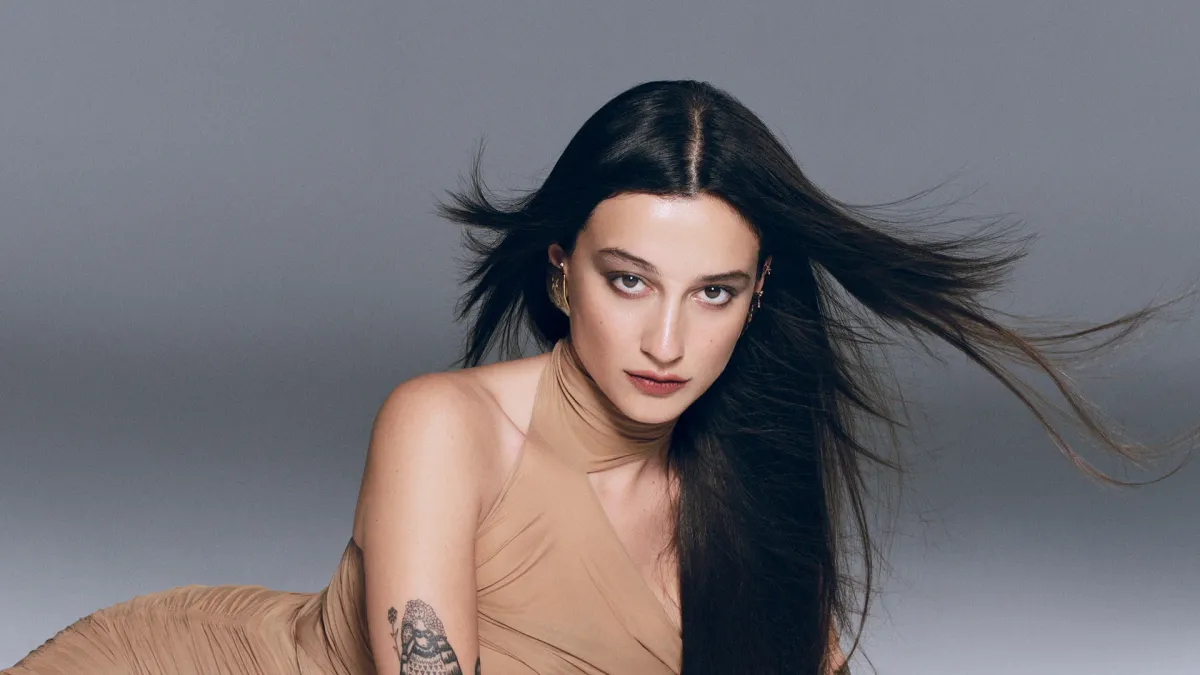 Melike \u015eahin in