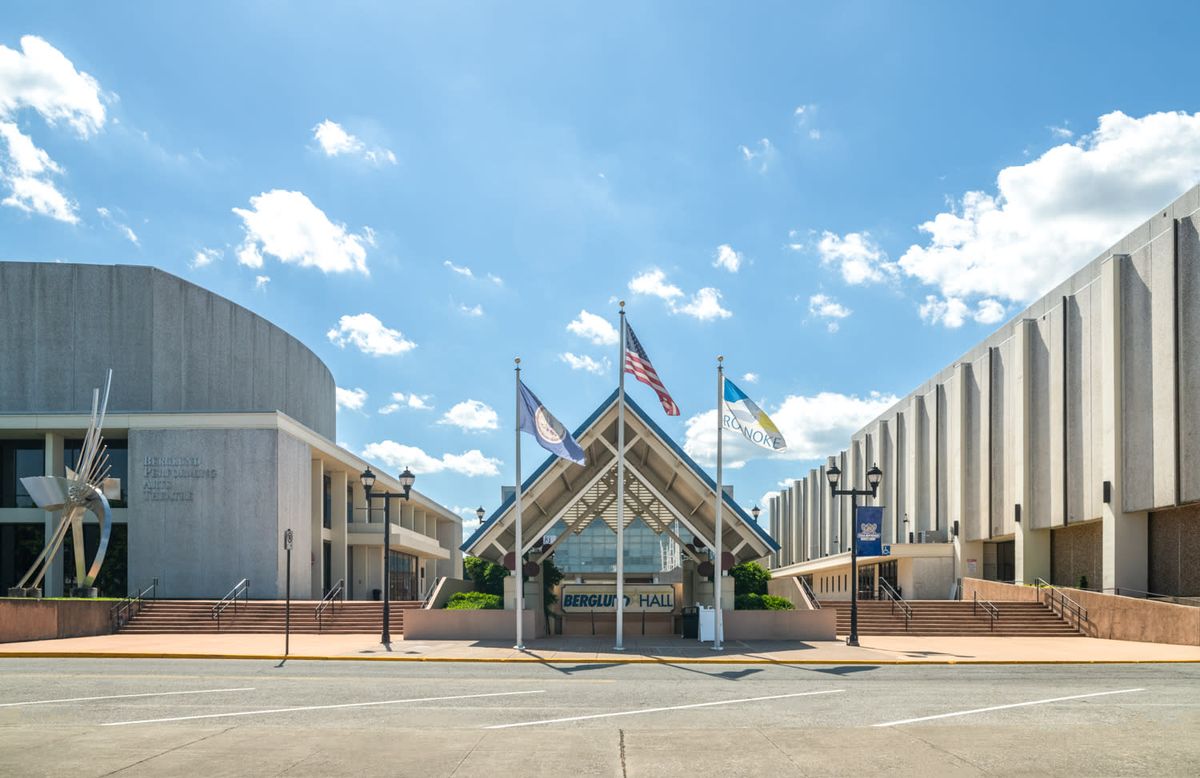 Parking Gabby's Dollhouse Live - Roanoke