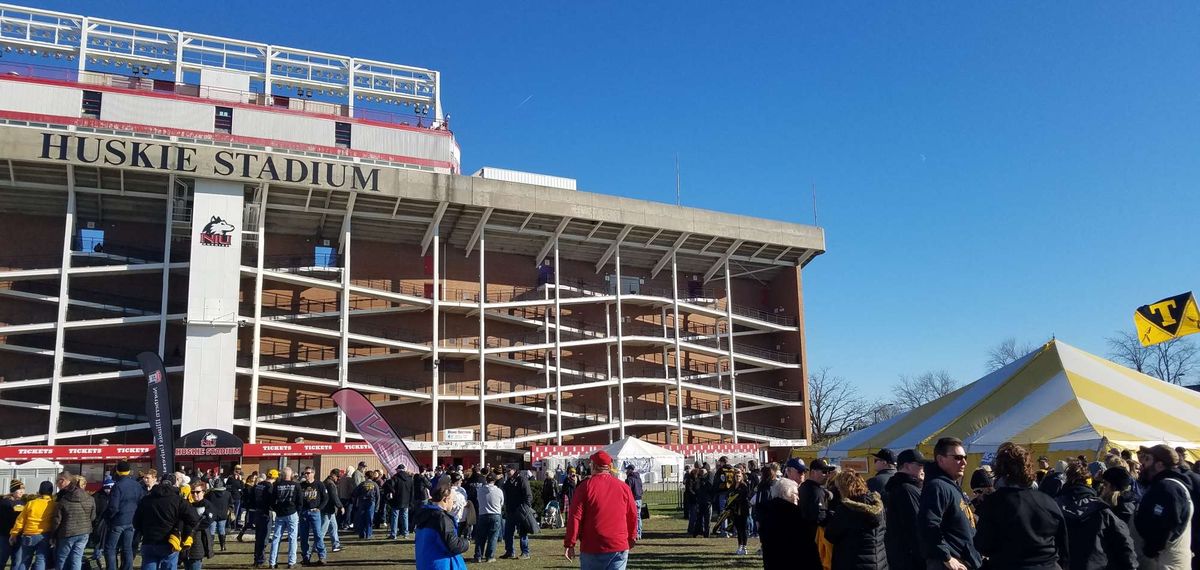 Miami (OH) Redhawks at Northern Illinois Huskies Football