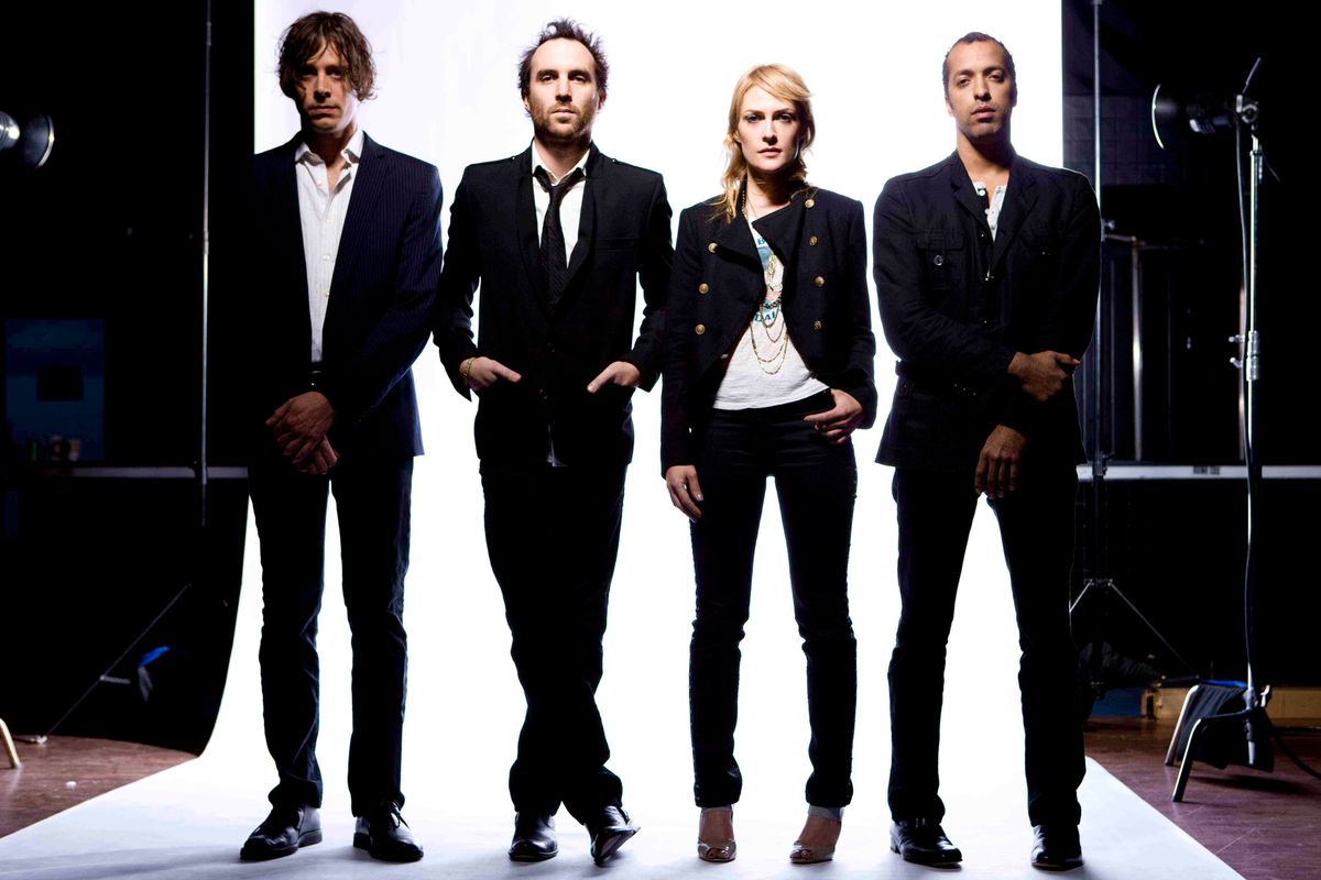 Metric with Broken Social Scene