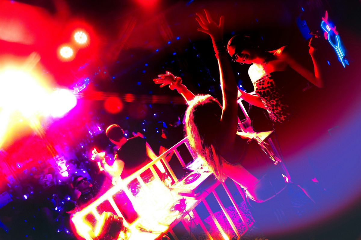 Zona Rosa Vol. 3 \u2014 London Pub  14 de noviembre | Hermosillo, Sonora