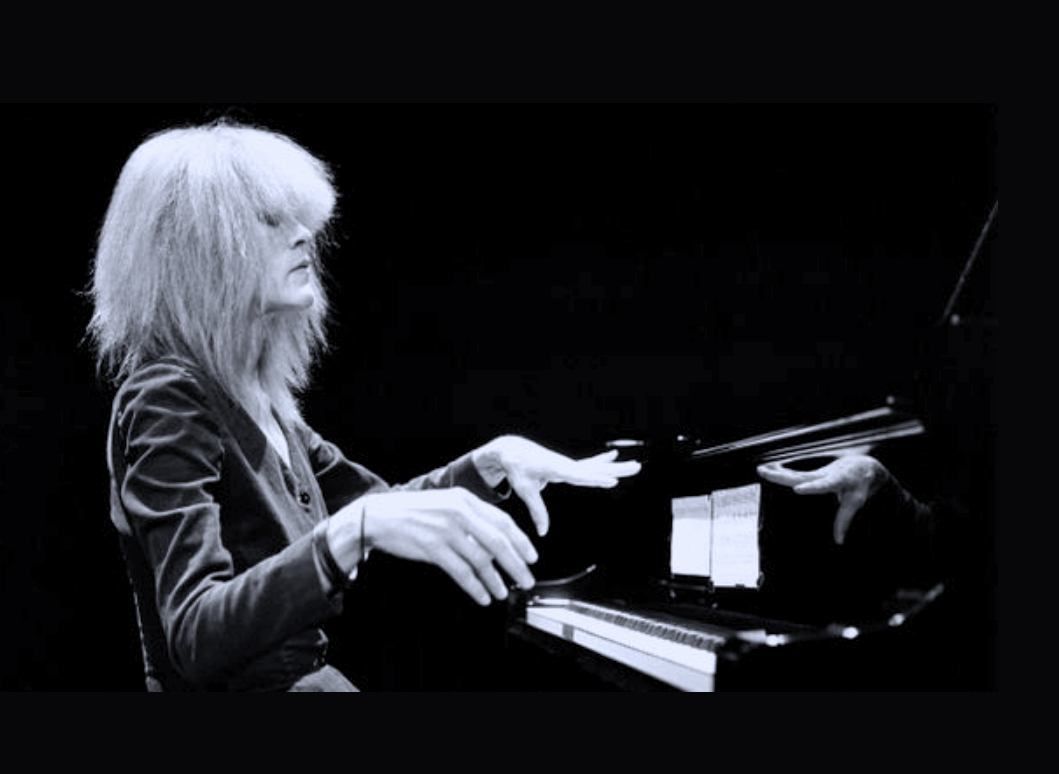 C. Alegiani\/ F. Puglisi\/ M. Paggi \u2013 \u201cThe Girl Who Cried Champagne\u201d omaggio a Carla Bley