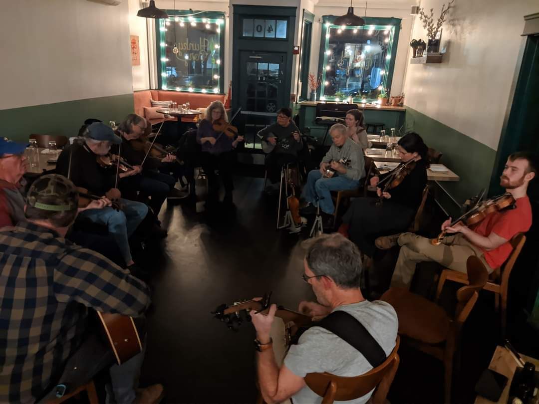 Hunky Dory Old-time jam at Crook Point