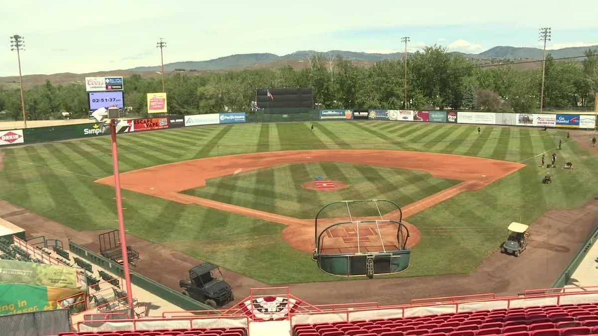 Grand Junction Jackalopes at Boise Hawks at Memorial Stadium Boise