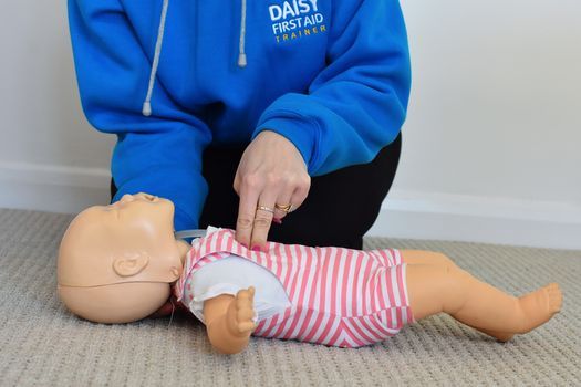 12 hour blended (6 hour emergency) paediatric first aid class
