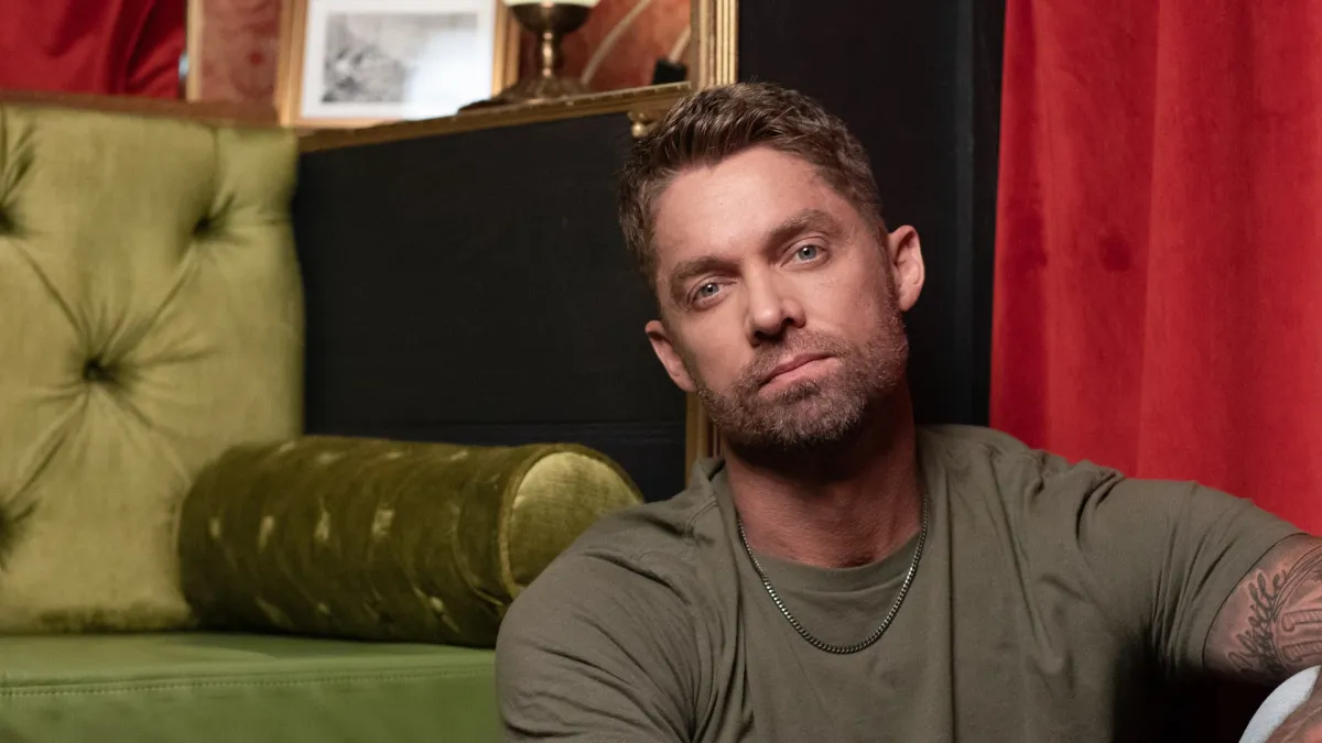 Brett Young, Jenna Davis in Boston