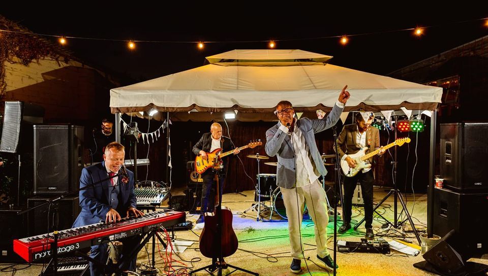 The Chandeliers Hastings Pier Debut, Hastings Pier, 10 July 2022