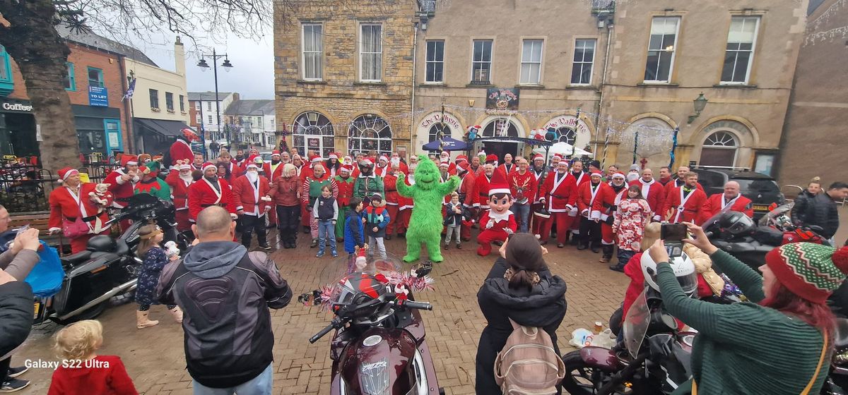 Santas on a Bike Pitstop at The Valkyrie 