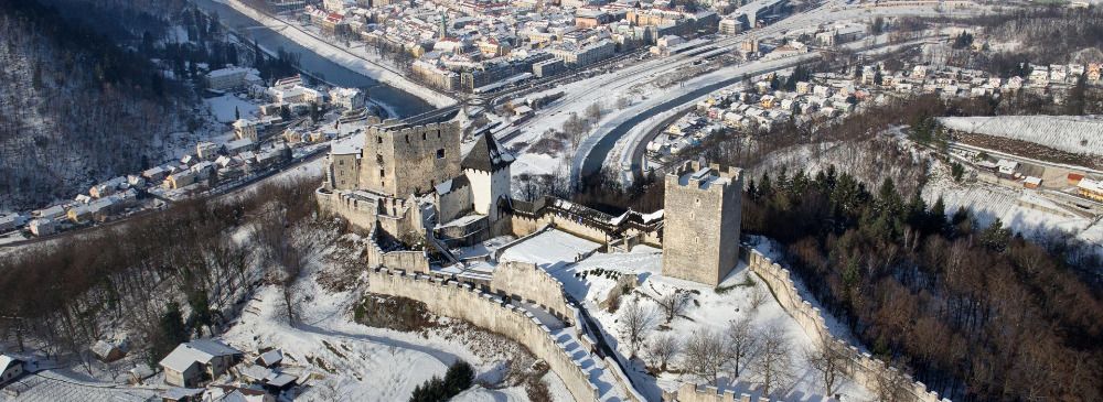 Pravlji\u010dno Celje: Zimski srednjeve\u0161ki gozd na Celjskem gradu, odprtje