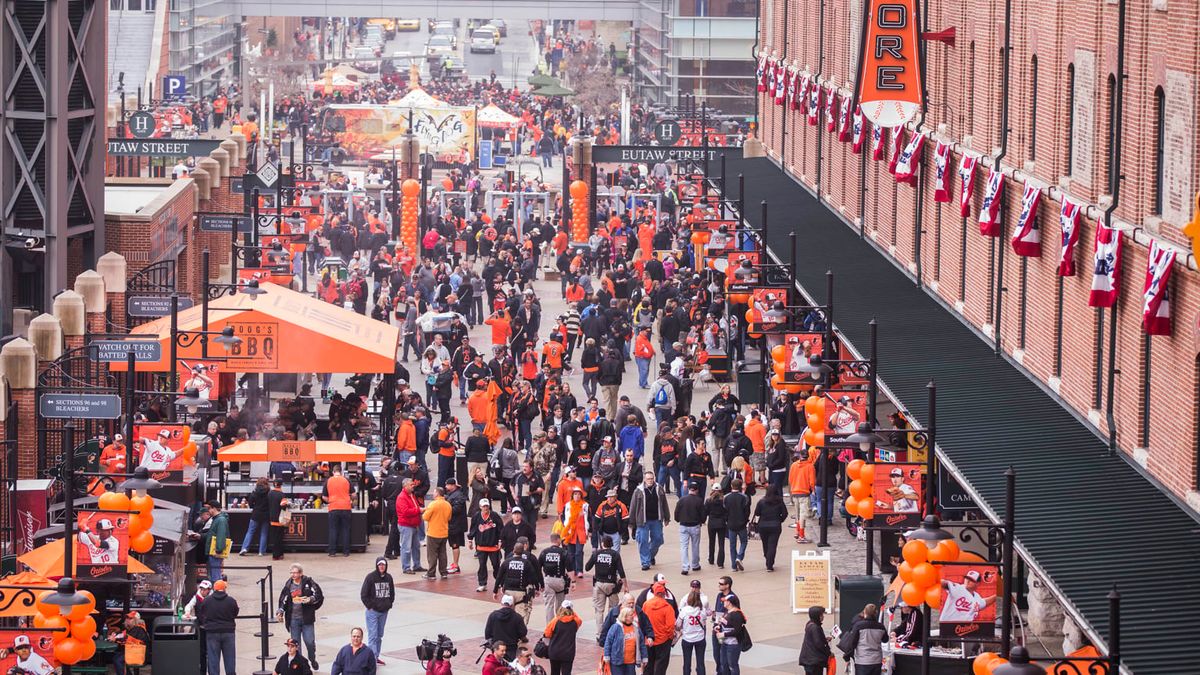 Cincinnati Reds at Baltimore Orioles at Camden Yards