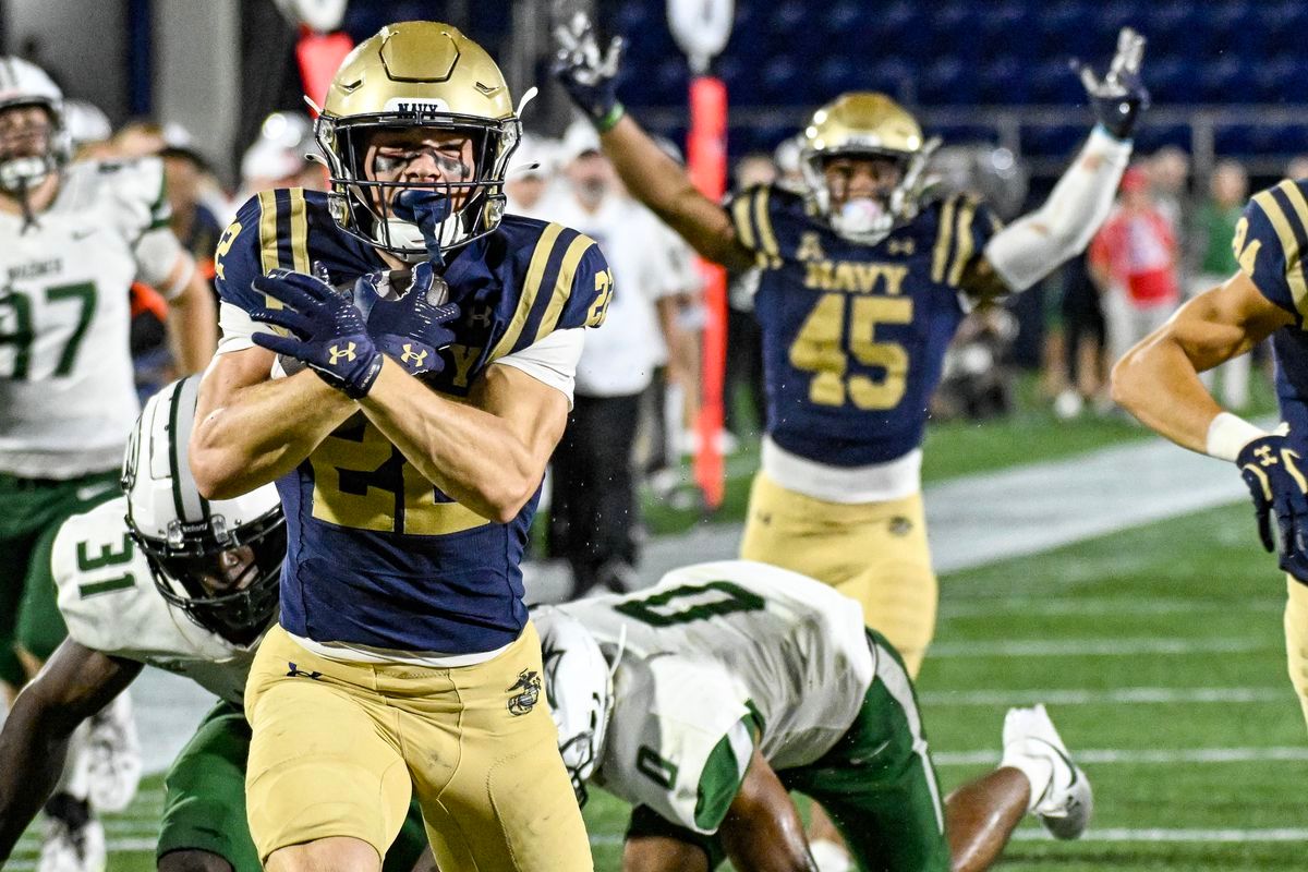 Memphis Tigers at Navy Midshipmen Football