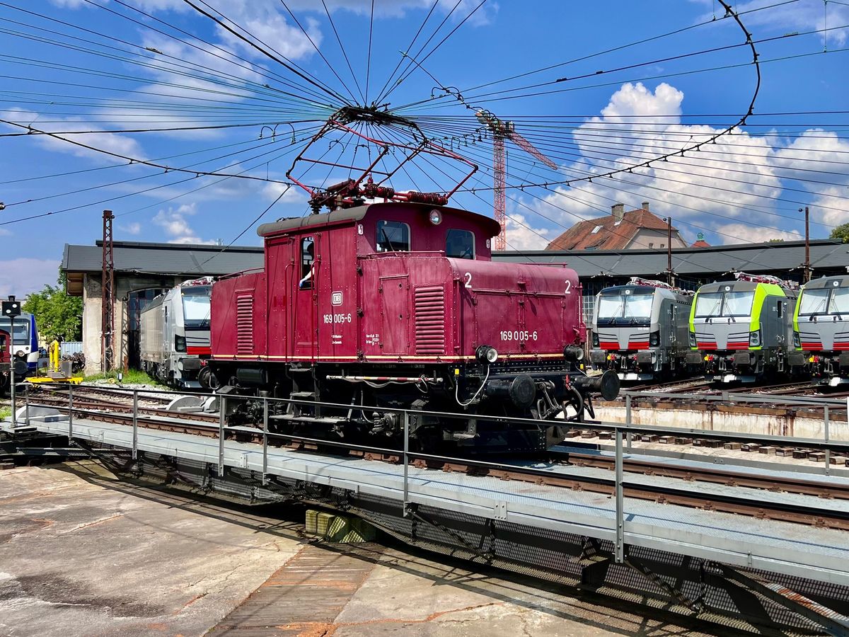 Im Museumszug von M\u00fcnchen in den Bahnpark