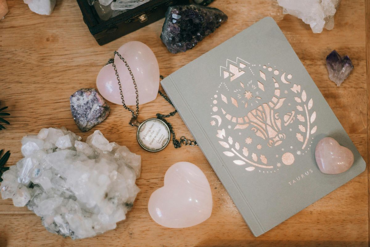 Crystal Meditation with Rose Quartz: A Heart-Opening Evening for Self-Love