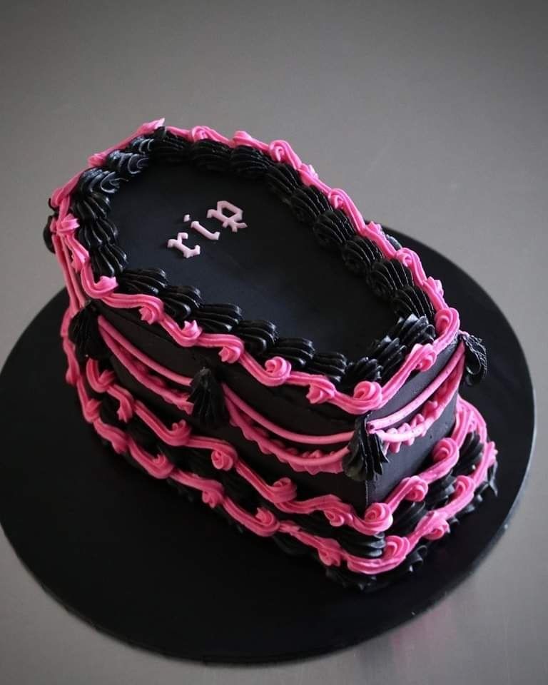 WWD - PRETTY IN PINK COFFIN CAKE 